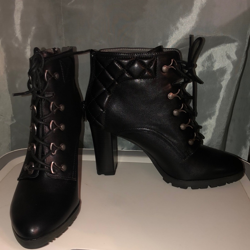 ‼️NEW‼️Adrienne Vittadini booties
